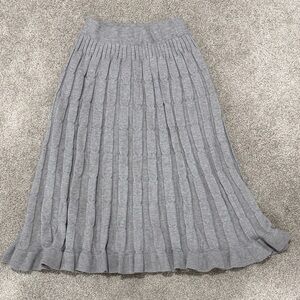 Elegant Gray Pleated Skirt